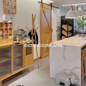 Bán đất tặng nhà 4 tầng gần mặt phố Phú Xá, Phú Thượng, 180m2, MT 10, 23,9 tỷ